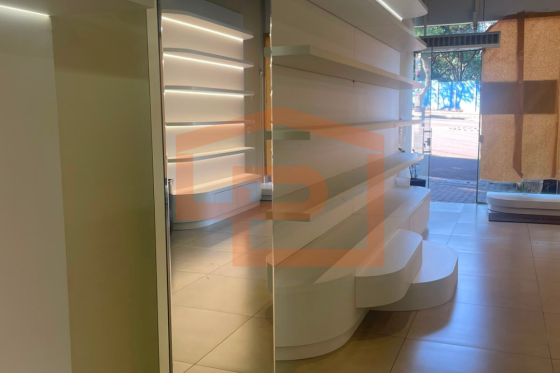 Sala Comercial para alugar - 170.00m² - Umuarama-PR