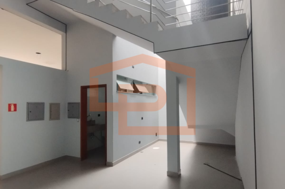 Salão Comercial para alugar - 432.00m² - Zona III, Umuarama-PR