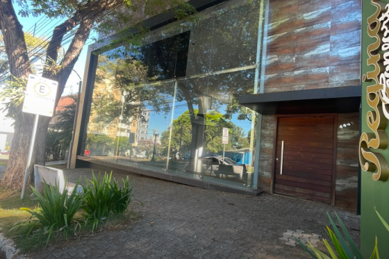 Salão Comercial para alugar - 432.00m² - Zona III, Umuarama-PR