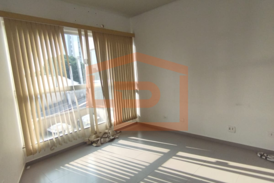 Salão Comercial para alugar - 432.00m² - Zona III, Umuarama-PR